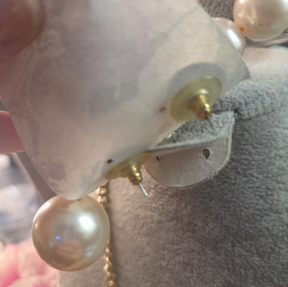 Gold and Pearl Necklace Jewelry Set - Picture 4 of 6